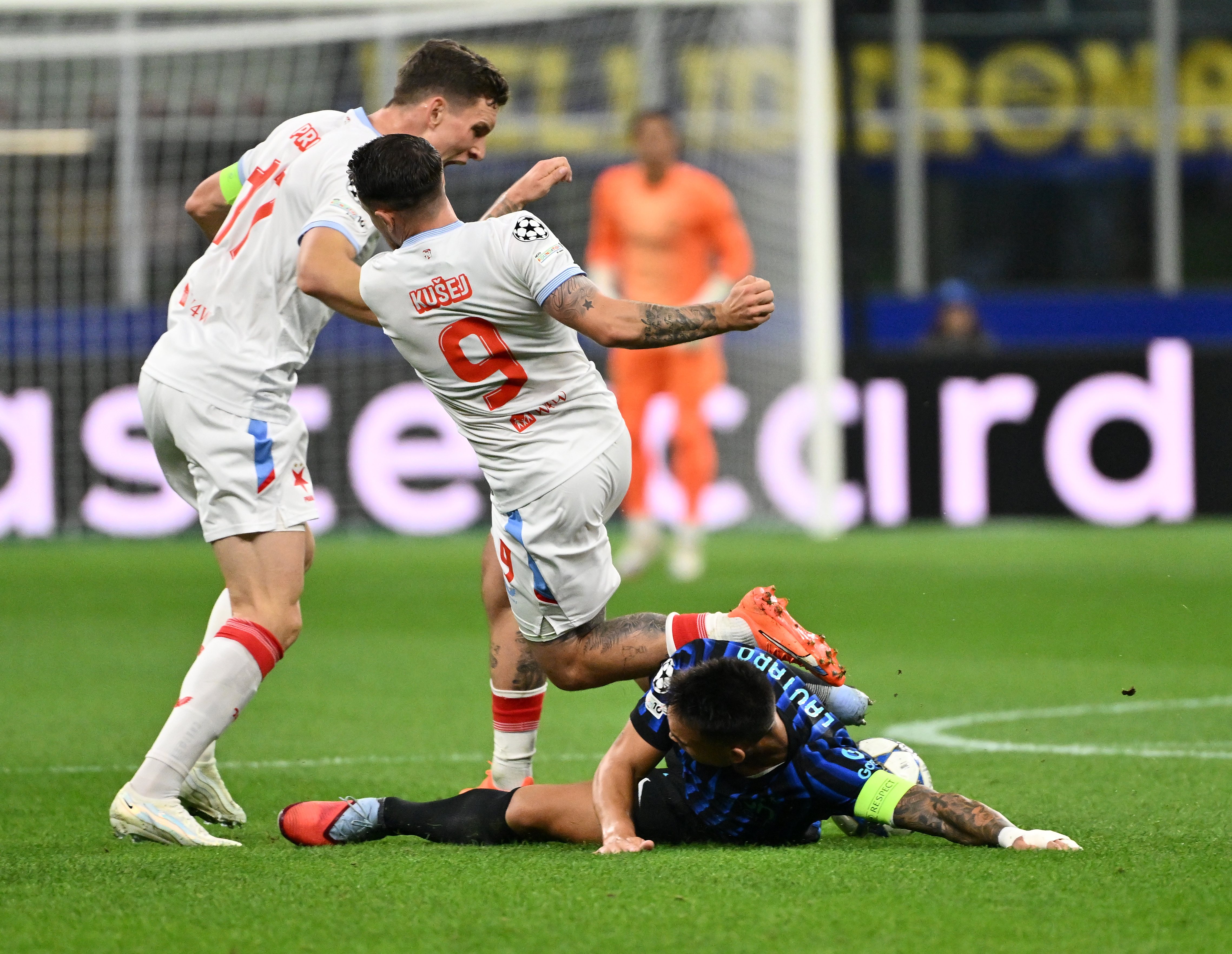 TIANBO体育-欧洲足球赛场风云变幻，意大利连胜遭遇惊险阻击的简单介绍