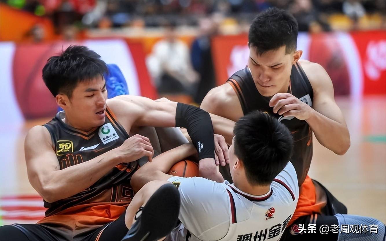 包含山东男篮客场获胜，展现出色的团队合作精神的词条